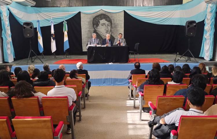 ESTUDIANTES CHAQUEÑOS REIVINDICARON EL LEGADO DE BELGRANO EN UN CONVERSATORIO SOBRE EDUCACIÓN, PATRIA Y CIUDADANÍA