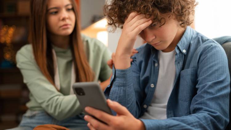 DÍA DEL NIÑO: EL 40? LOS ADOLESCENTES SUFRE ACOSO ONLINE Y CRECE LA PREOCUPACIÓN POR EL GROOMING