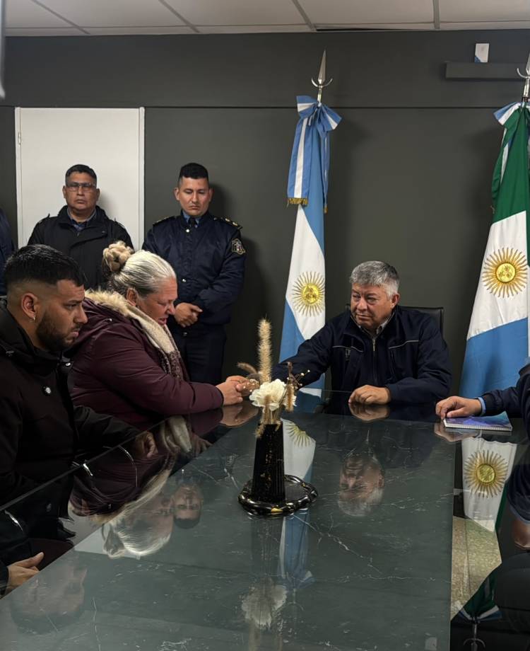 FAMILIARES DE FABIÁN FALCÓN AGRADECIERON EL OPERATIVO DE BÚSQUEDA DESPLEGADO EN EL RÍO PARANÁ