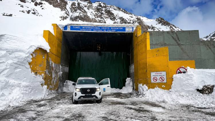 NIEVE Y RÁFAGAS DE 160 KM/H: EL CRISTO REDENTOR CUMPLE UN MES CERRADO Y NO HAY PERSPECTIVAS DE REAPERTURA