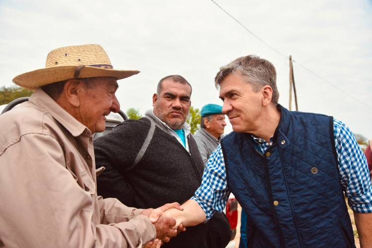 LA LUZ LLEGÓ AL PARAJE LAS BRAVAS DE PAMPA DEL INDIO Y CAMBIA LA VIDA DE LAS FAMILIAS