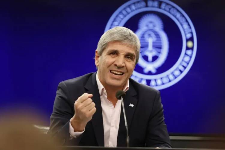 LA IRÓNICA RESPUESTA DE CAPUTO A LAS CRÍTICAS HACIA SU GESTIÓN: "NO BAJÓ LA INFLACIÓN Y EL DÓLAR SE FUE A $ 4 MIL"