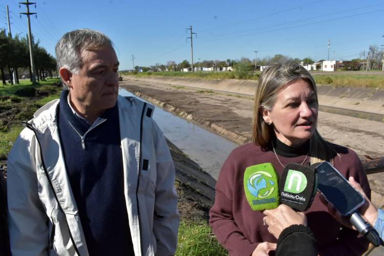 EL GOBIERNO PROVINCIAL AVANZA CON LA LIMPIEZA INTEGRAL DEL CANAL DE SOBERANÍA PARA PREVENIR ANTE EL FENÓMENO EL NIÑO